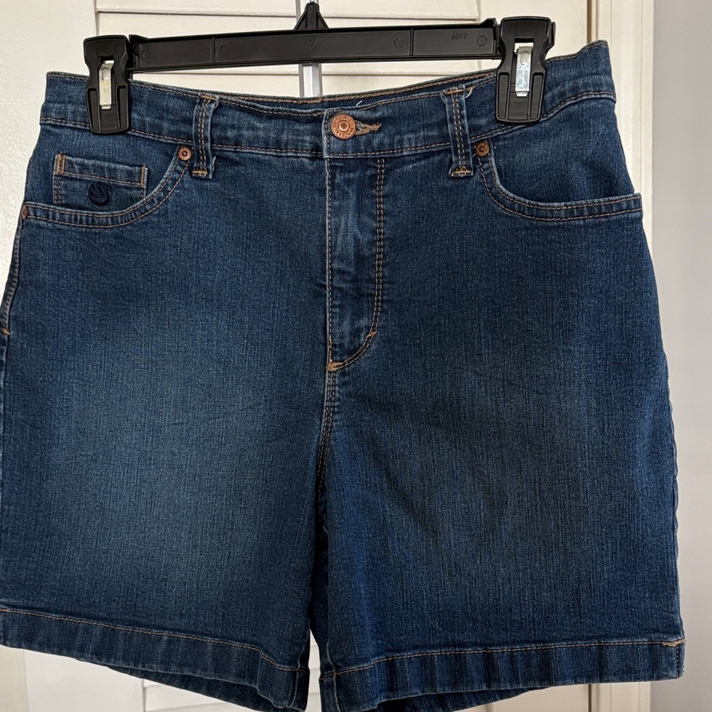 Blue Jean shorts by Gloria Vanderbilt